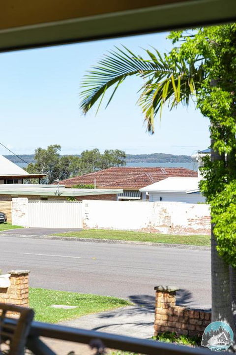 Aircabin - Gorokan - Comfy - 4 Beds Holiday House - Sunshine Coast Guide 1