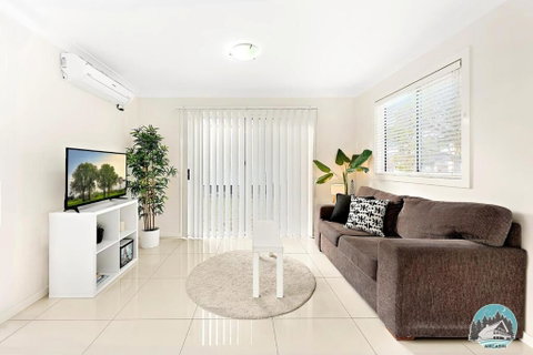 Aircabin - Oxley Park - Lovely & Comfy - 2 Beds - Sunshine Coast Guide 2