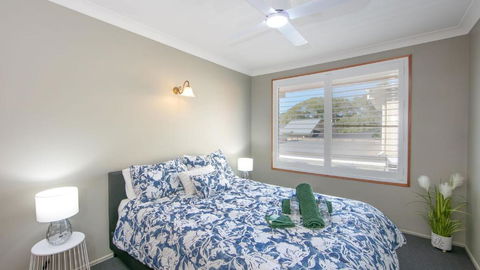 Akuli By The Sea - Unit 1 - FNHolidays - Sunshine Coast Guide 4