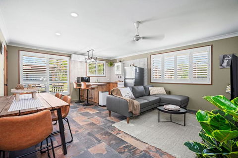 Akuli By The Sea Unit 4 - Sunshine Coast Guide 1