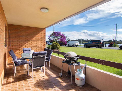 Akuna 3 Ground Floor Opposite Wallis Lake - Sunshine Coast Guide 2