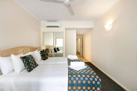 Alassio Poolside Resort - Palm Cove Beachfront Oasis - Sunshine Coast Guide 4