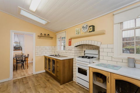 Albany Historic Cottage By The BnB Collection - Sunshine Coast Guide 2