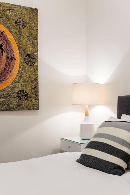 Albert Park Victorian House With Style And Art Gallery - Sunshine Coast Guide 4