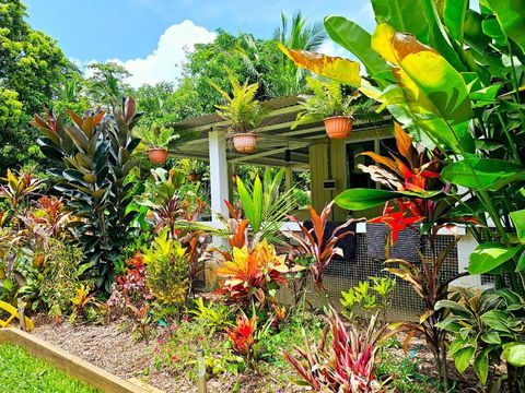 Alena Star House, Eco Retreat With Pool, Prime Position - Sunshine Coast Guide 2