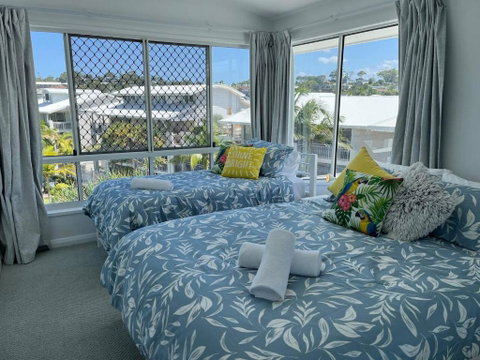Alex Heads Beachfront Resort 2 Bedroom Apartment - Sunshine Coast Guide 2