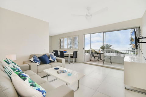 Alex Beach Apt Bilgola4 - Sunshine Coast Guide 3