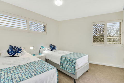 Alex Beach Apt Bilgola4 - Sunshine Coast Guide 4