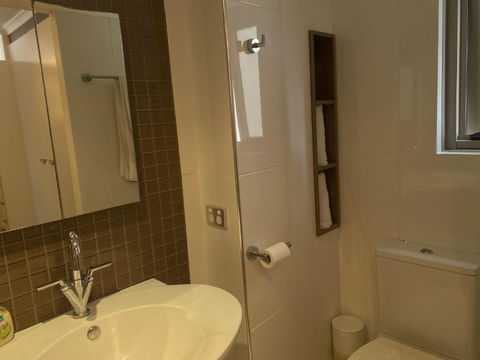 Alex Beachfront 3 Brm Apartment - 9th Floor - Sunshine Coast Guide 2