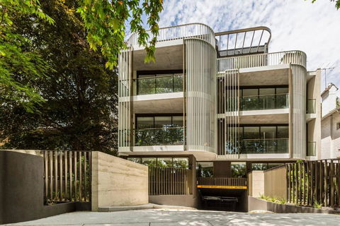 Alexandra Elegance - Riverside Living In Style - Sunshine Coast Guide 4