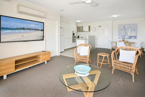 Alexandra Headland Resort Heaven, Pool / Beach ZD8 - Sunshine Coast Guide 3