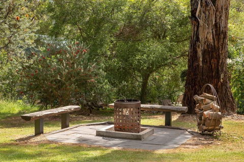 Algona Views - Sunshine Coast Guide 1