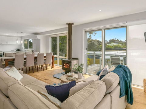 All Decked Out - Sunshine Coast Guide 2