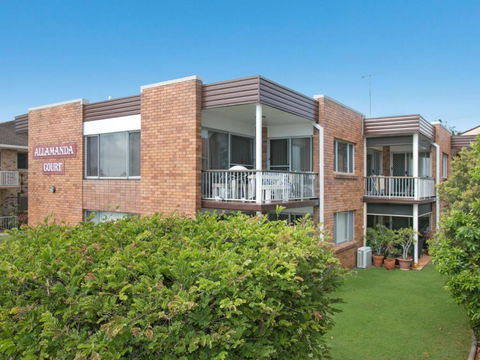 Allamanda Court Unit 6 - Sunshine Coast Guide 1
