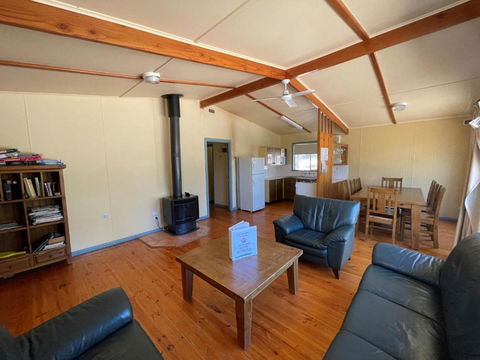 Alligator Lodge - Mount Remarkable National Park - Sunshine Coast Guide 2