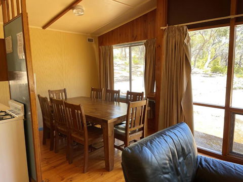 Alligator Lodge - Mount Remarkable National Park - Sunshine Coast Guide 3