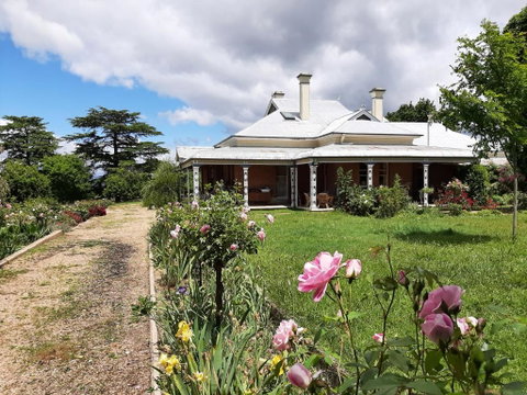 Alloway Bank - Sunshine Coast Guide 2