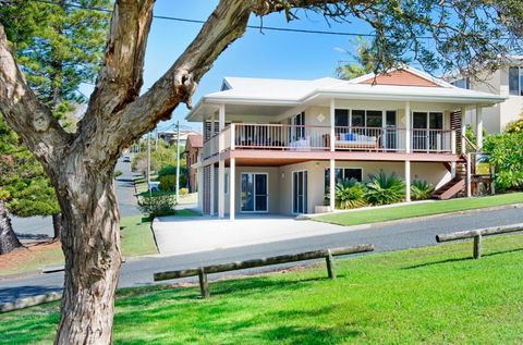 Allure By The Sea - Sunshine Coast Guide 0