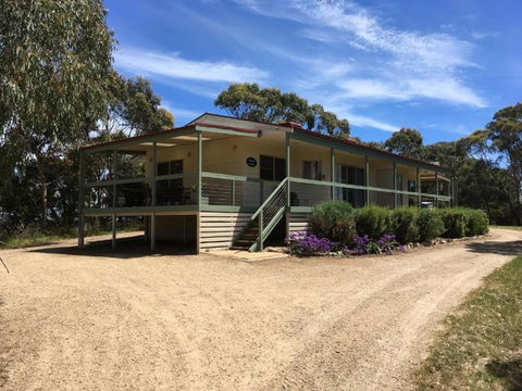 Allusion Farmstay And Vineyard Units - Sunshine Coast Guide 1