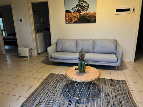 Allusion Farmstay And Vineyard Units - Sunshine Coast Guide 3