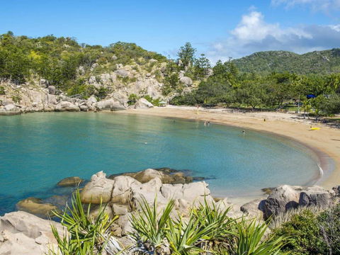 Alma Bay Holiday Unit 4 - Sunshine Coast Guide 4