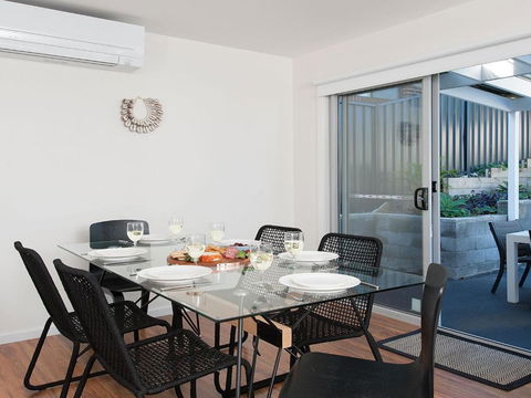 Aloha Beach House - Sunshine Coast Guide 1