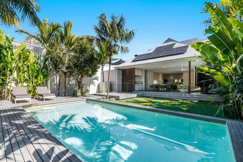 Alpha Luxe - Pure Luxury By Belle Escapes Byron Bay - Sunshine Coast Guide 0