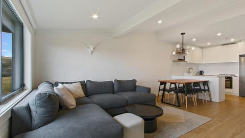 Alpine Heights 9 - Sunshine Coast Guide 1