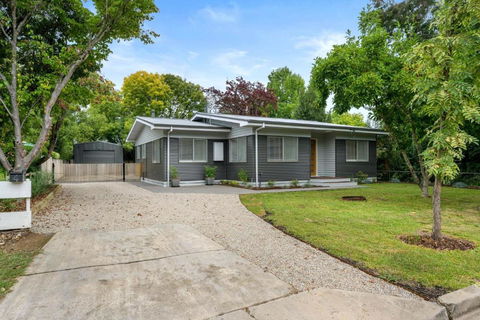 Alpine View Cottage - Sunshine Coast Guide 0
