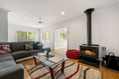 Alpine View Cottage - Sunshine Coast Guide 4