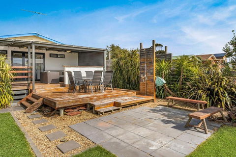 Alumuna In Cape Woolamai - Sunshine Coast Guide 0