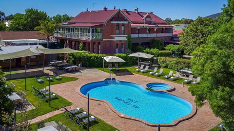 Alzburg Resort - Sunshine Coast Guide 1