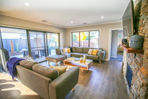 Amaroo - Sunshine Coast Guide 2