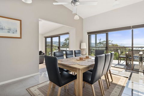 Amaroo - Sunshine Coast Guide 2