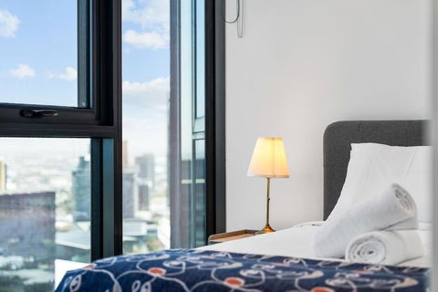 Amazing Bay Views & Spacious In Southbank 2B2B1C - Sunshine Coast Guide 2