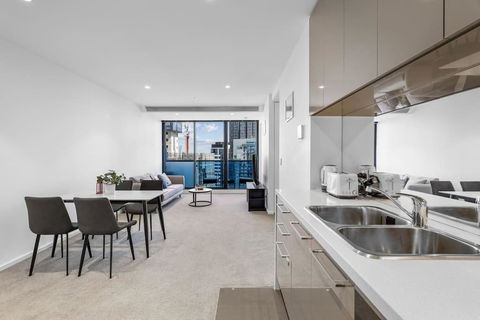 Amazing Bay Views & Spacious In Southbank 2B2B1C - Sunshine Coast Guide 4