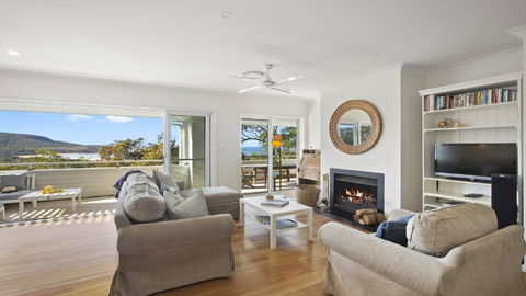 Amazing Views, Pet Friendly On Grandview - Sunshine Coast Guide 0