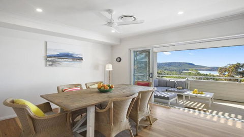 Amazing Views, Pet Friendly On Grandview - Sunshine Coast Guide 2
