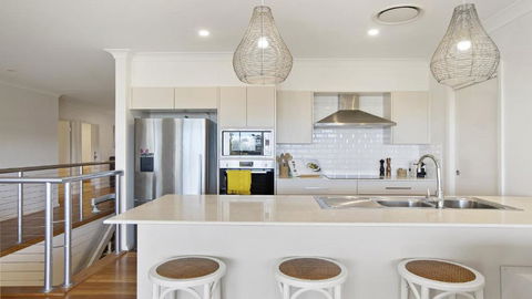 Amazing Views, Pet Friendly On Grandview - Sunshine Coast Guide 4