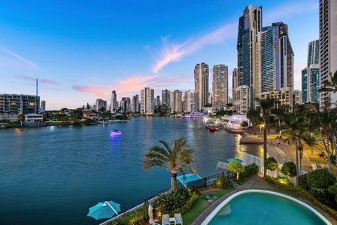 Amazing Water Views Surfers Paradise - Sunshine Coast Guide 0