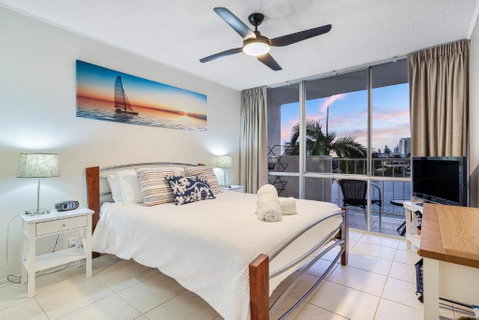 Amazing Water Views Surfers Paradise - Sunshine Coast Guide 4