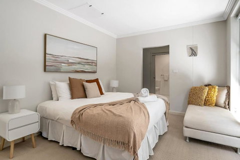 Amelie - Luxury Beach View Condo Minutes To Beach - Sunshine Coast Guide 4