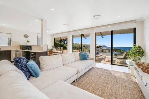 Amelie - Luxury Beach View Condo Minutes To Beach - Sunshine Coast Guide 0