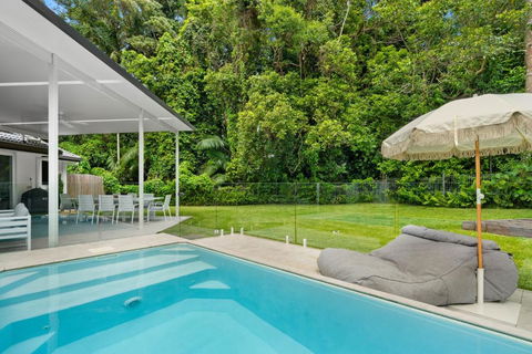 Amiri On Holbrook - Pet Friendly - Sunshine Coast Guide 0