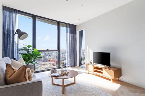 An Amazing 2BR Apt At Sapphire By The Gardens - Sunshine Coast Guide 4