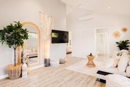 An Idyllic Boho Style Retreat High-end Kitchenware - Sunshine Coast Guide 1