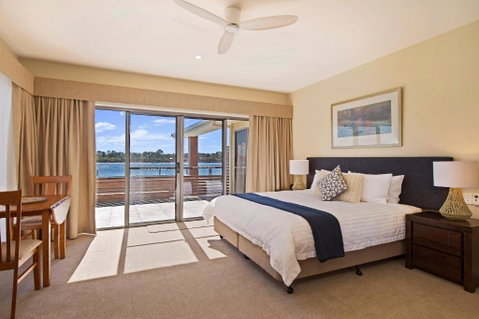 Ana Mandara Luxury Retreat - Sunshine Coast Guide 0