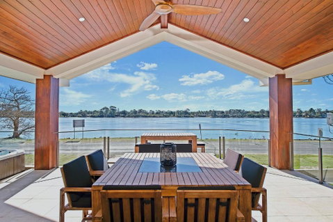 Ana Mandara Luxury Retreat - Sunshine Coast Guide 2