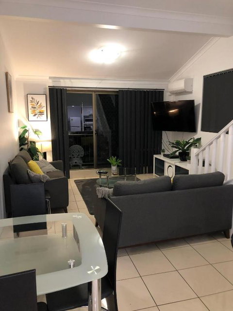 Anacapri Holiday Resort Apartments - Sunshine Coast Guide 2