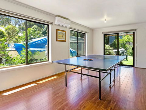 Anderson Views - Sunshine Coast Guide 1